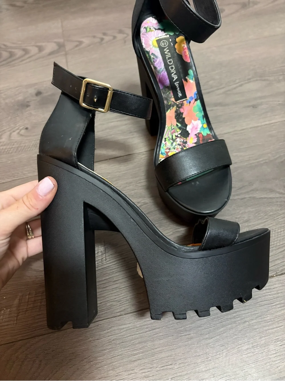 Wild Diva Lounge Black Platform Chunky Block Heels Grunge Y2K Stylish
